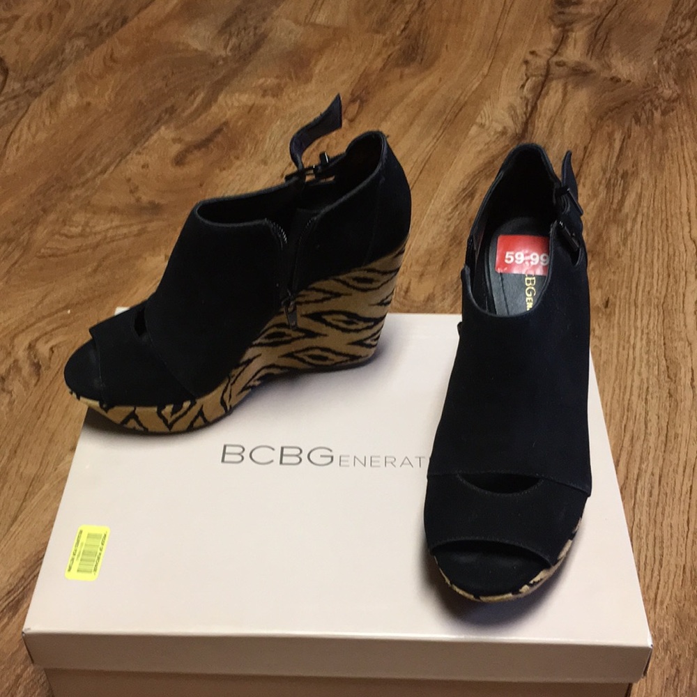 Bcbgeneration penelopee tribal wedges